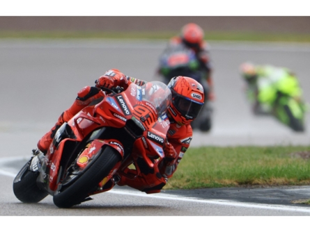 الإسباني ماركيز أول المنطلقين في سباق جائزة المجر الكبرى للـ "موتو جي بي" الإسباني ماركيز أول المنطلقين في سباق جائزة المجر الكبرى للـ "موتو جي بي"