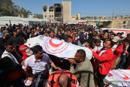 "الهلال الأحمر" الفلسطيني: 51 شهيدًا و35 معتقلًا من طواقمنا منذ بدء العدوان "الهلال الأحمر" الفلسطيني: 51 شهيدًا و35 معتقلًا من طواقمنا منذ بدء العدوان