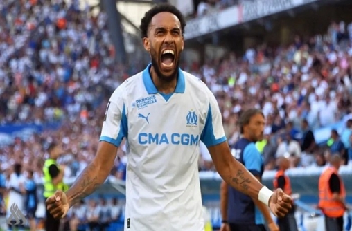 أوباميانغ يحقق رقماً مميزاً ويطارد صلاح أوباميانغ يحقق رقماً مميزاً ويطارد صلاح