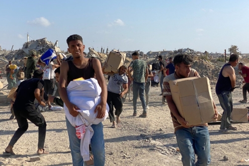 استشهاد فتاتين وإصابة 12آخرين جراء قصف العدو الصهيوني نقطة مساعدات جنوب وادي غزة