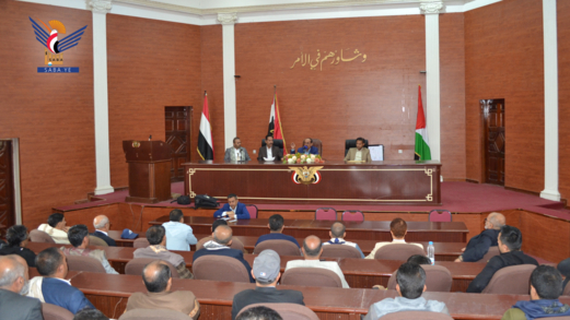 رئيس مجلس الشورى يؤكد أهمية التزام كوادر وموظفي المجلس بالدوام الرسمي 