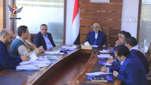  مفتاح يناقش مسار التحول إلى السيارات الكهربائية