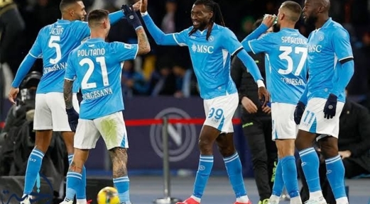 نابولي يكتسح كريمونيسي برباعية نظيفة ويواصل مطاردة الصدارة في الدوري الإيطالي