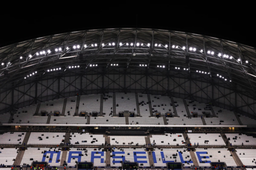 نادي نيوكاسل يتهم الشرطة الفرنسية بالاعتداء على جماهيره بعد الخسارة أمام مرسيليا