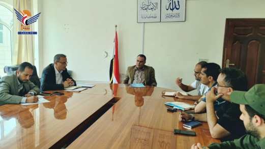 مناقشة الجوانب المتعلقة بالحد من أضرار السيول والصواعق في حجة