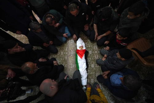 بعد غزّة.. الإسرائيليون يوجّهون الدبابات والأسلحة نحو الضفة   بعد غزّة.. الإسرائيليون يوجّهون الدبابات والأسلحة نحو الضفة
