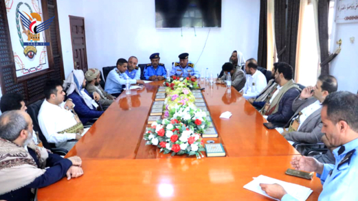 شرطة المرور تلتقي مع أصحاب محلات بيع الدراجات النارية وشركات التوصيل