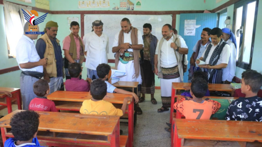 محافظ الحديدة يتفقد الأنشطة الصيفية وسير الاختبارات في التحيتا والجراحي