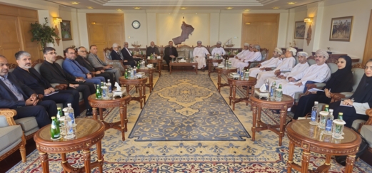 مسقط: لجنة عُمانية إيرانية تبحث مستقبل إدارة مضيق هرمز