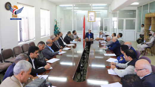 مفتاح يناقش أداء وزارة النقل والأشغال العامة 