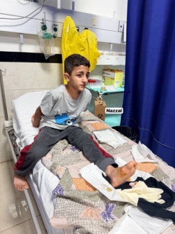 العدو الصهيوني يصيب طفلا فلسطينيا في قلقيلية