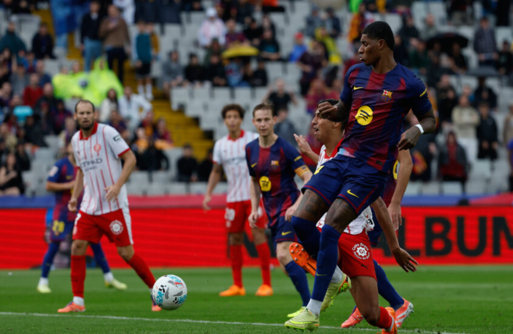 برشلونة يحقق فوزا صعبا على حساب جيرونا في الدوري الإسباني برشلونة يحقق فوزا صعبا على حساب جيرونا في الدوري الإسباني