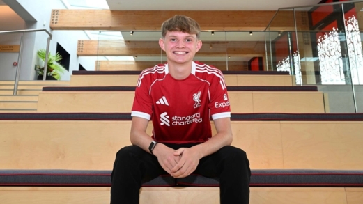 ليفربول يتعاقد مع المهاجم الشاب ويل رايت قادمًا من سالفورد سيتي