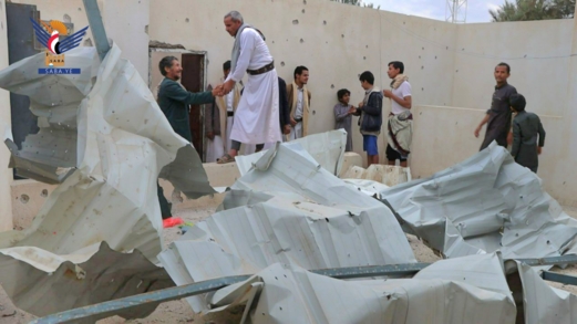 تفقد الأضرار جراء غارات العدوان الأمريكي على منطقة قحزة بصعدة