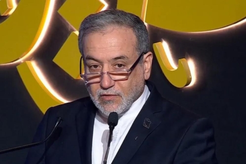 عراقجي يؤكد على ضرورة تعزيز الوحدة بين الدول والشعوب الإسلامية في مواجهة أعداء  