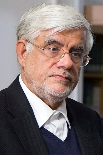 عارف: إدارة مضيق هرمز حق لإيران بخلاف المزاعم غير القانونية