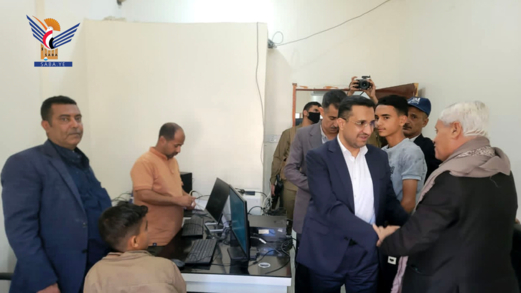 وزير الاتصالات يتفقد سير العمل في فرعي الاتصالات والبريد بتعز