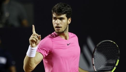 الإسباني ألكاراز يتأهل لنصف نهائي بطولة مونتي كارلو للتنس