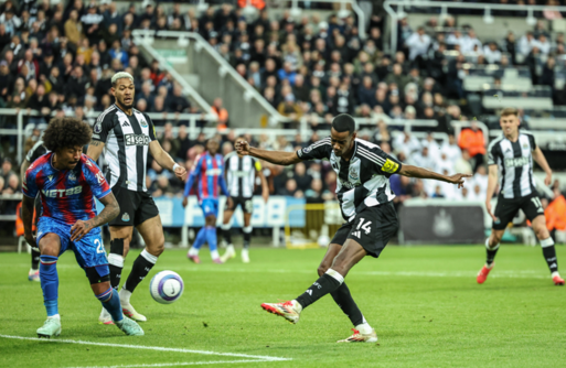 الدوري الإنجليزي.. نيوكاسل يسحق كريستال بالاس ويعتلي المركز الثالث