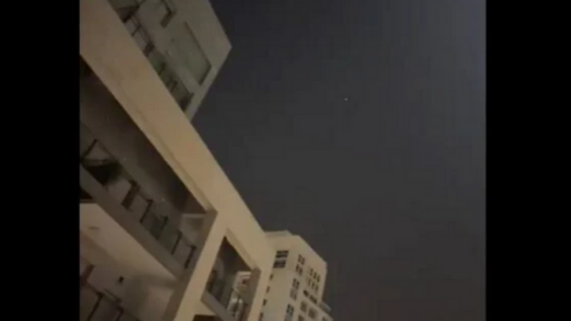 صاروخ من اليمن يطرد ملايين الصهاينة إلى الملاجئ  صاروخ من اليمن يطرد ملايين الصهاينة إلى الملاجئ