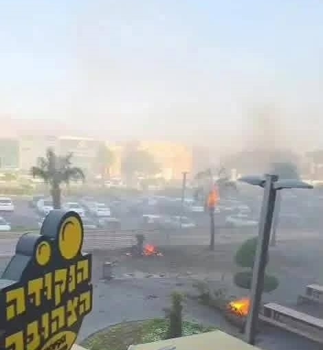 الضربات اليمنية تربك معادلة الكيان وتجعل نتنياهو يتخبط الضربات اليمنية تربك معادلة الكيان وتجعل نتنياهو يتخبط
