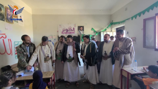 وكيلا محافظة المحويت يتفقدان الأنشطة والدورات الصيفية بمديرية المحويت