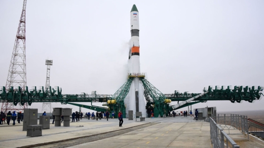 مركبة "سويوز" الفضائية الروسية تهبط بنجاح على الأرض مركبة "سويوز" الفضائية الروسية تهبط بنجاح على الأرض