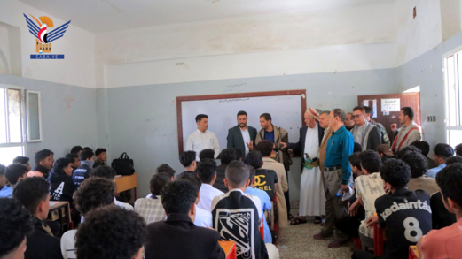 محافظ إب ونائب وزير الشباب يتفقدان الأنشطة الصيفية بالمحافظة