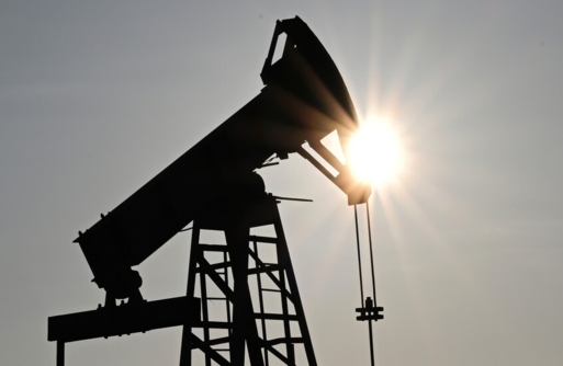 النفط يتراجع مع تزايد المخاوف بشأن الطلب على الوقود بسبب الحرب التجارية