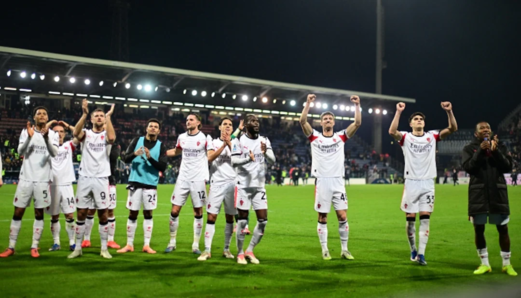 ميلان يصعد لصدارة الدوري الإيطالي لكرة القدم بعد تغلبه على كالياري 