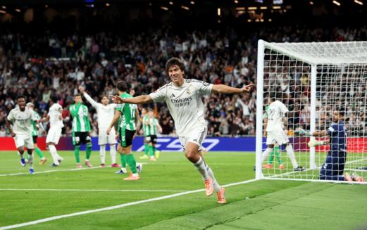 ريال مدريد يتغلب على بيتيس في الدوري الإسباني لكرة القدم