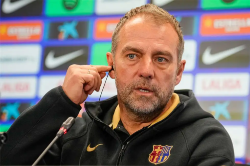 نادي برشلونة يدعم شكوى الألماني هانز فليك 