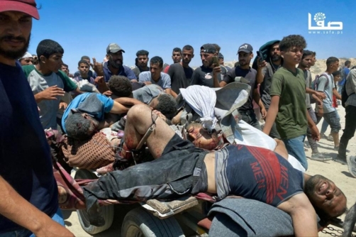 استشهاد خمسة فلسطينيين من منتظري المساعدات شمال غربي مدينة غزة