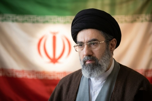 السيد الخامنئي: الشعب الإيراني أفشل أهداف العدو ووجه له ضربة محيّرة أفقدته وعيه