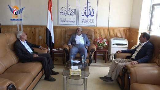 وزير الشؤون الاجتماعية يلتقي محافظ حضرموت