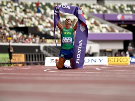 البرازيلي كايو بونفيم يتوج بذهبية 20 كلم مشياً ببطولة العالم لألعاب القوى البرازيلي كايو بونفيم يتوج بذهبية 20 كلم مشياً ببطولة العالم لألعاب القوى