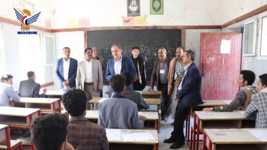 وكيل وزارة التربية الهدور يتفقد سير الاختبارات والدورات الصيفية بذمار