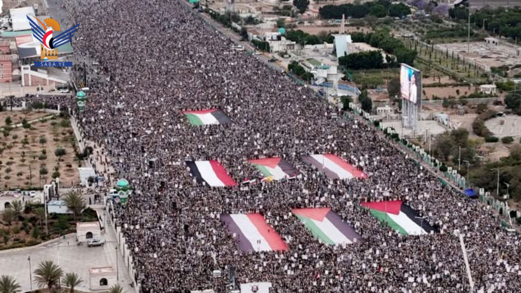 اليمن يستنهض الأمة .. دعم مباشر لغزة وموقف صريح إلى جانب طهران اليمن يستنهض الأمة .. دعم مباشر لغزة وموقف صريح إلى جانب طهران