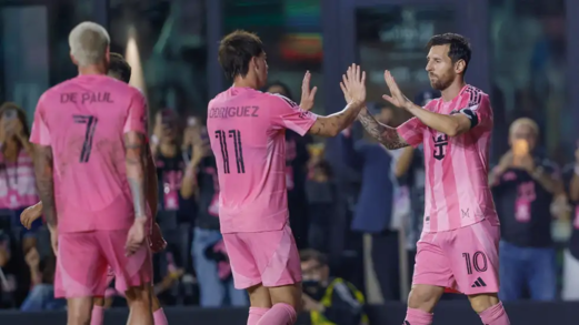 ميسي يقرب ميامي من الـ"بلاي أوف" بثنائية حاسمة في مرمى دي سي يونايتد ميسي يقرب ميامي من الـ"بلاي أوف" بثنائية حاسمة في مرمى دي سي يونايتد