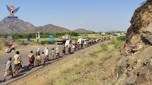 مسير وعرض لـ1400من قوات التعبئة في مديرية جبل رأس بالحديدة مسير وعرض لـ1400من قوات التعبئة في مديرية جبل رأس بالحديدة