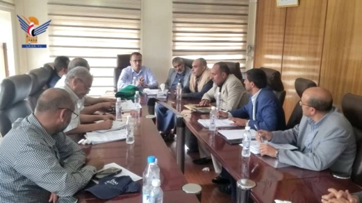 اجتماع للجنة المناقصات بمصلحة الضرائب والجمارك