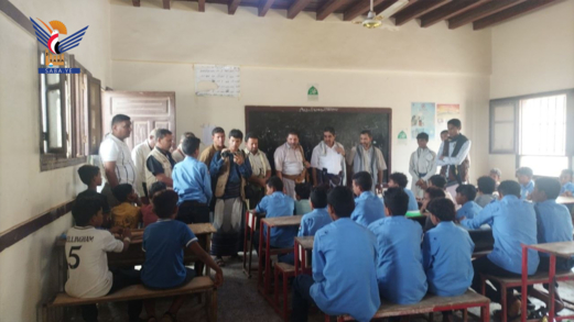 البشري يتفقد سير الدورات الصيفية في مديريتي الصليف وكمران بالحديدة