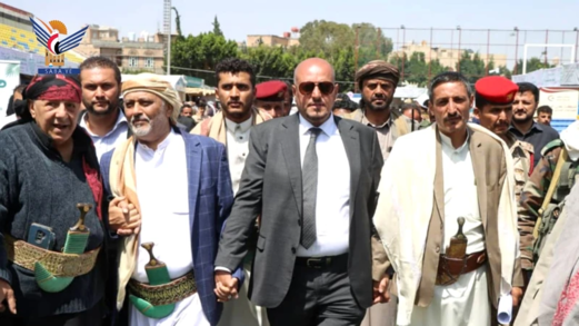 الوهباني يزور مهرجان "خيرات اليمن الثاني" للرمان والتفاح والعنب والتمور الوهباني يزور مهرجان "خيرات اليمن الثاني" للرمان والتفاح والعنب والتمور