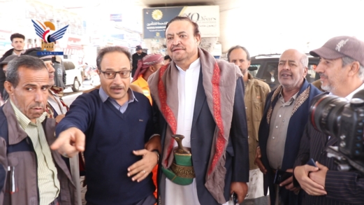 أمين العاصمة يدّشن مبادرة "معاً لبيئة نظيفة" لتنظيف الأرصفة وتحسين المظهر العام أمين العاصمة يدّشن مبادرة "معاً لبيئة نظيفة" لتنظيف الأرصفة وتحسين المظهر العام