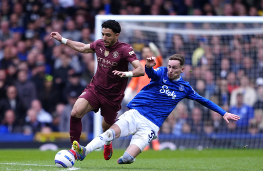 مانشستر سيتي يهزم إيفرتون ويصعد للمربع الذهبي في الدوري الإنجليزي