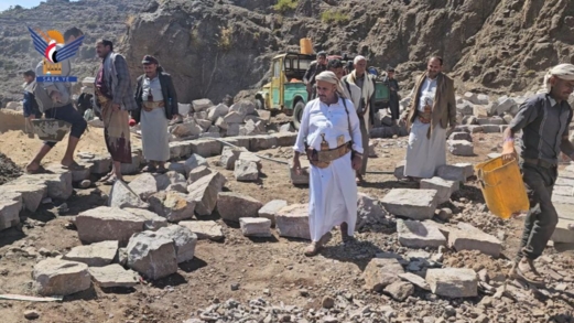 تدشين مُبادرة رصف طريق قُرُف في مديرية جبل الشرق بذمار