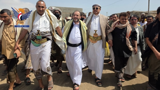 عُباد وعطيفي والمحاقري يتفقدون أحوال المرابطين في جزيرة كمران بالحديدة