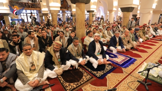 جموع المصلين يؤدون صلاة عيد الفطر المبارك بالعاصمة صنعاء والمحافظات