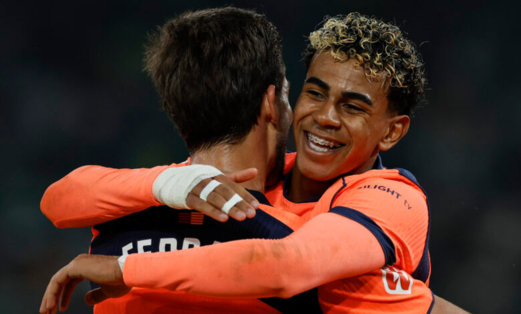 برشلونة يعزّز صدارته في الدوري الإسباني لكرة القدم بفوزه على بيتس بخماسية     