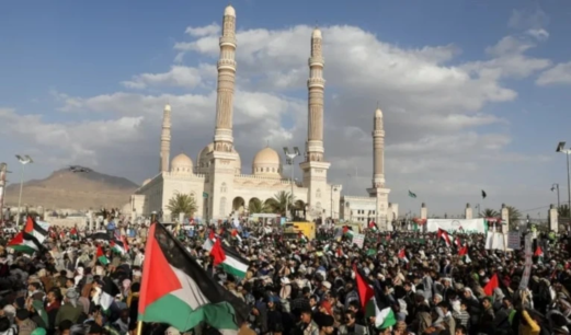 السيد الحوثي يستنفر قوّاته: "التهجير" لن يمرّ السيد الحوثي يستنفر قوّاته: "التهجير" لن يمرّ